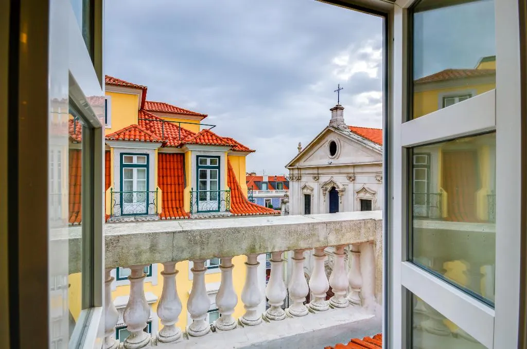 TRIPLE SUPERIOR WITH VIEWS Room, Hotel Borges Chiado, Lisbon