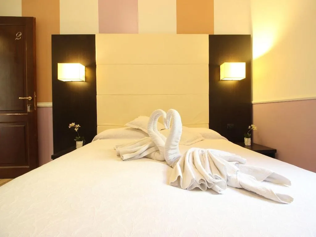 Room, Few Steps From Colosseum, Naples