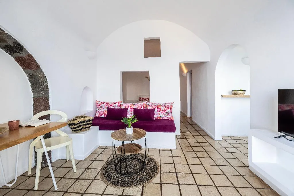SUITE WITH JACUZZI Room, El Verano Collection Santorini, Santorini