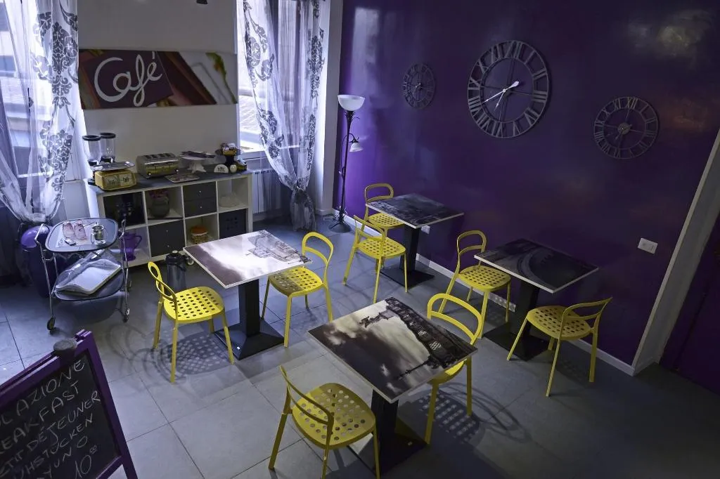 Restaurant, Bed & Breakfast Le due civette, Naples