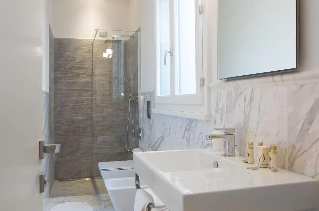 DOUBLE QUEEN SIZE BED Room, Boston, Florence
