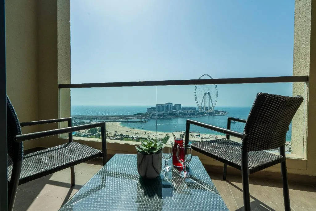 TWIN SEA VIEW WITH BALCONY Room, Amwaj Rotana-Jumeirah Beach, Dubai