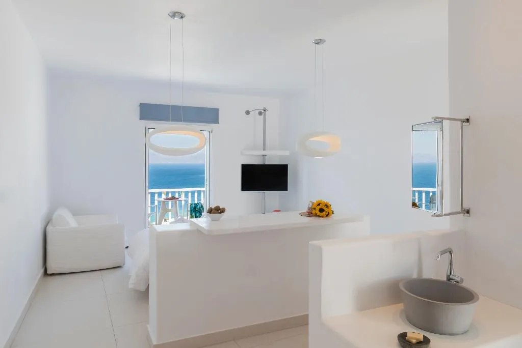 Double or Twin PREMIUM SEA VIEW Room, Myconian Korali Relais & Chateaux, Mykonos