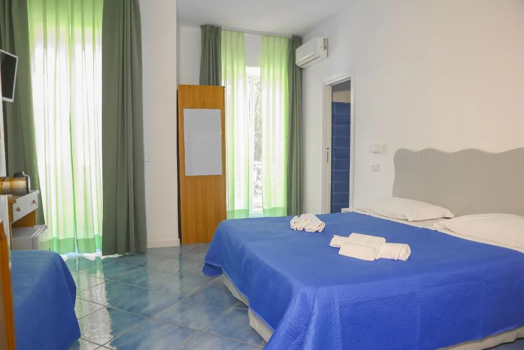 DOUBLE SUPERIOR Room, Cesotta, Naples