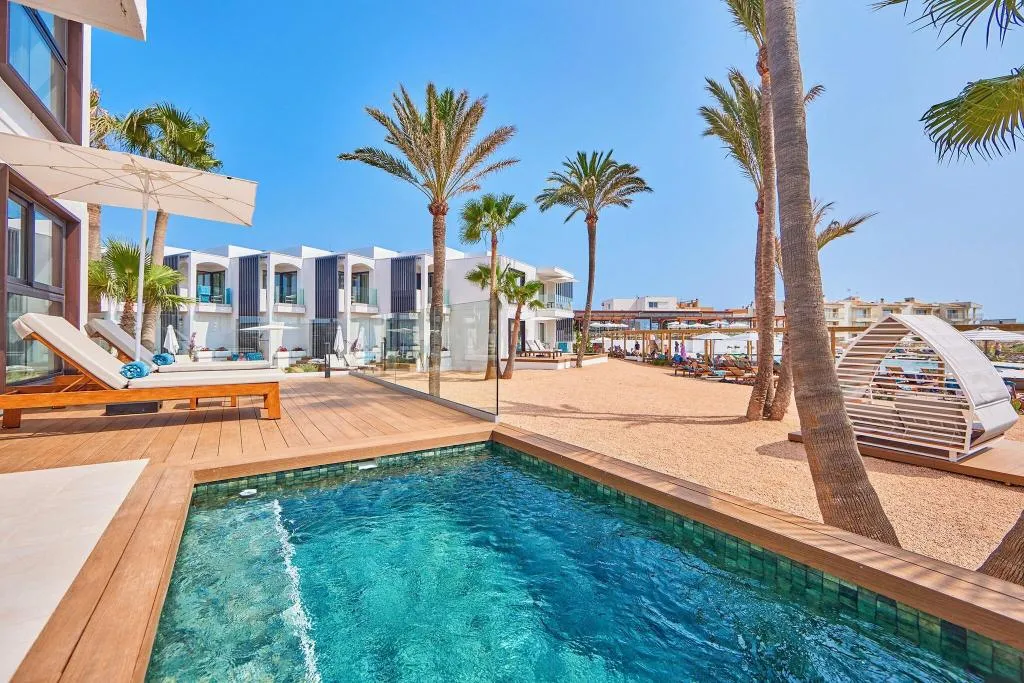 SUITE SEA VIEW WITH PRIVATE POOL Room, Universal Gran Leon and Spa, Majorca