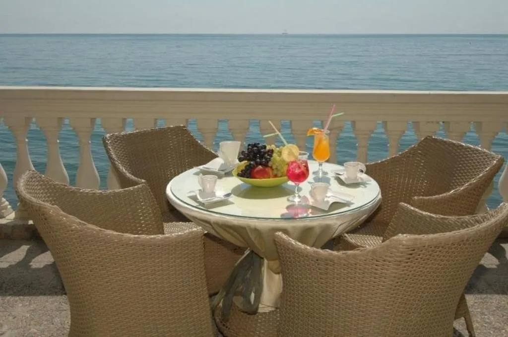 Terrace, Royal Bay, Bourgas