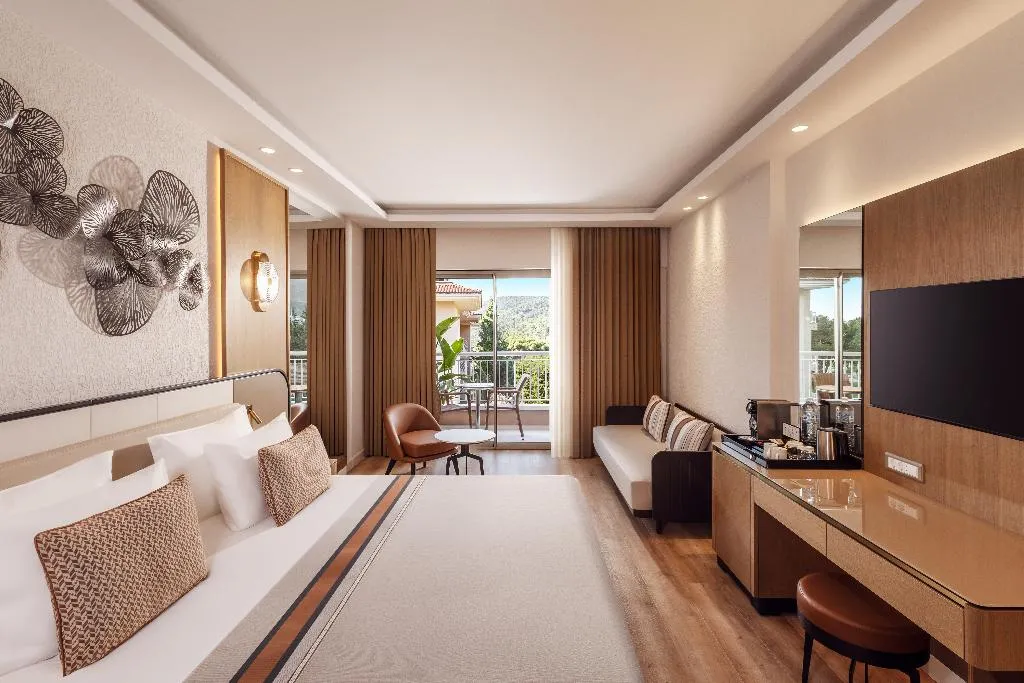 TRIPLE DELUXE SIDE SEA VIEW Room, AKKA Hotels Antedon, Antalya