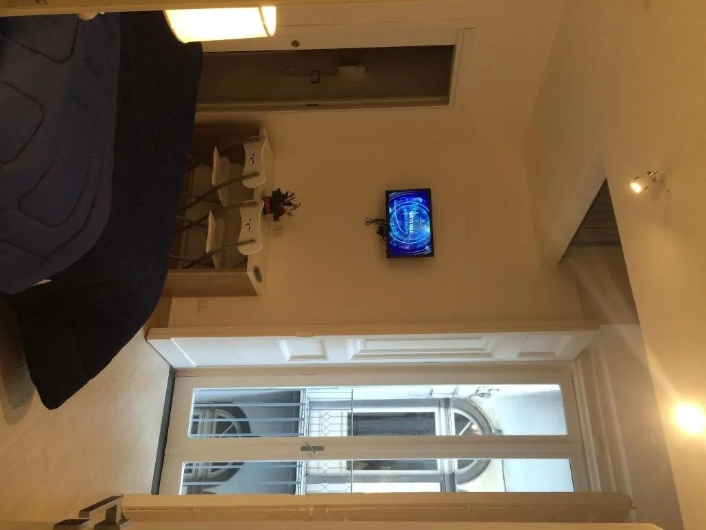 Room, Base Napoli B&B, Naples