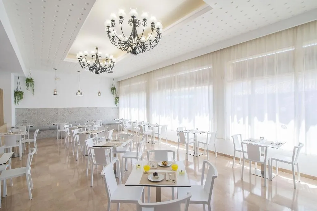 Restaurant, Hotel Lloret Santa Rosa by Pierre & Vacances, Costa Brava