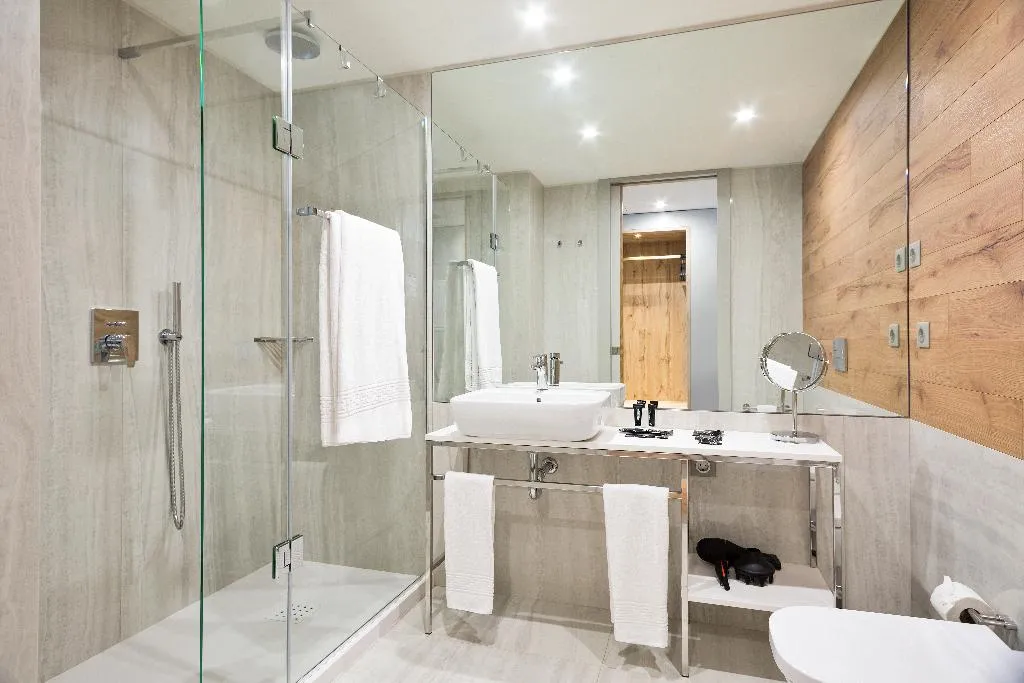 DOUBLE STANDARD Room, Acta The Avenue, Porto