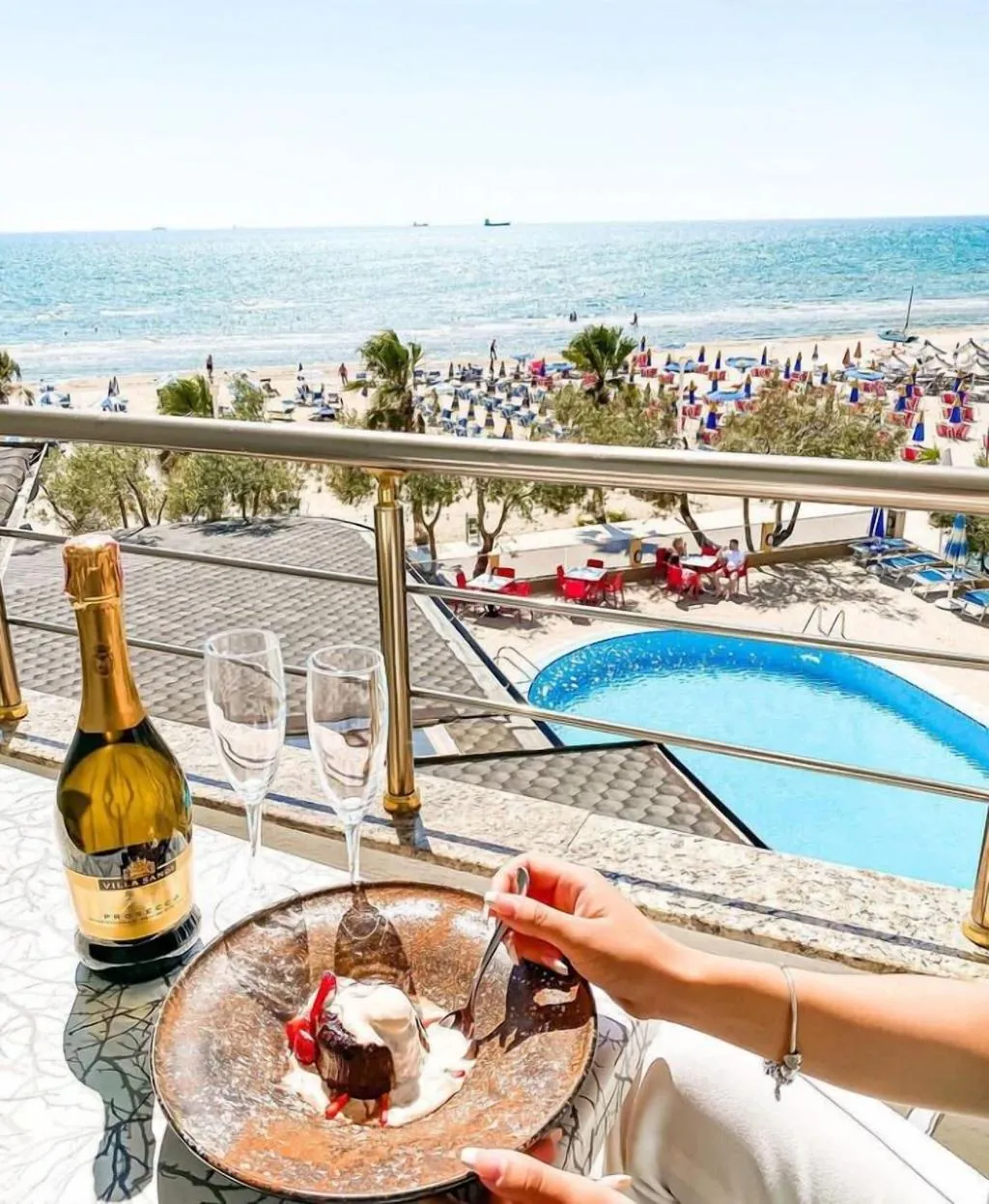 Restaurant, Hotel Majestic, Durres