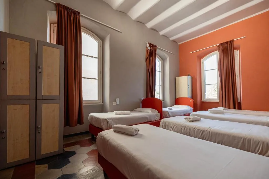 Bed in dormitory CAPACITY 4 Room, Borgo Ripa Urban Travel, Rome