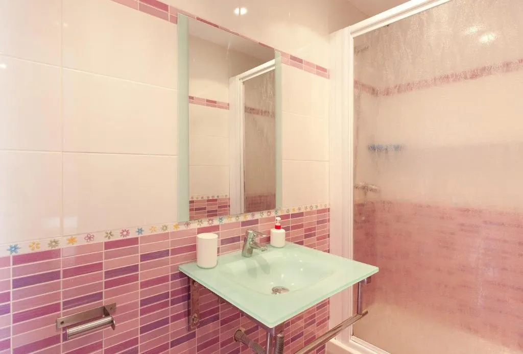 Room, Hostal Abril, Madrid