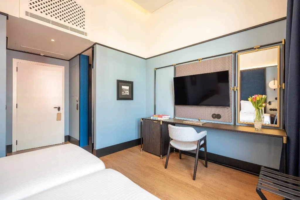 DOUBLE CLASSIC Room, The Editory Riverside Santa Apolonia Hotel, Lisbon