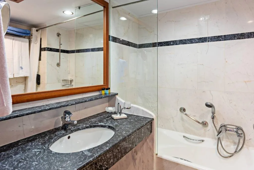 Double or Twin SIDE SEA VIEW Room, Hydramis Palace Beach Resort, Crete