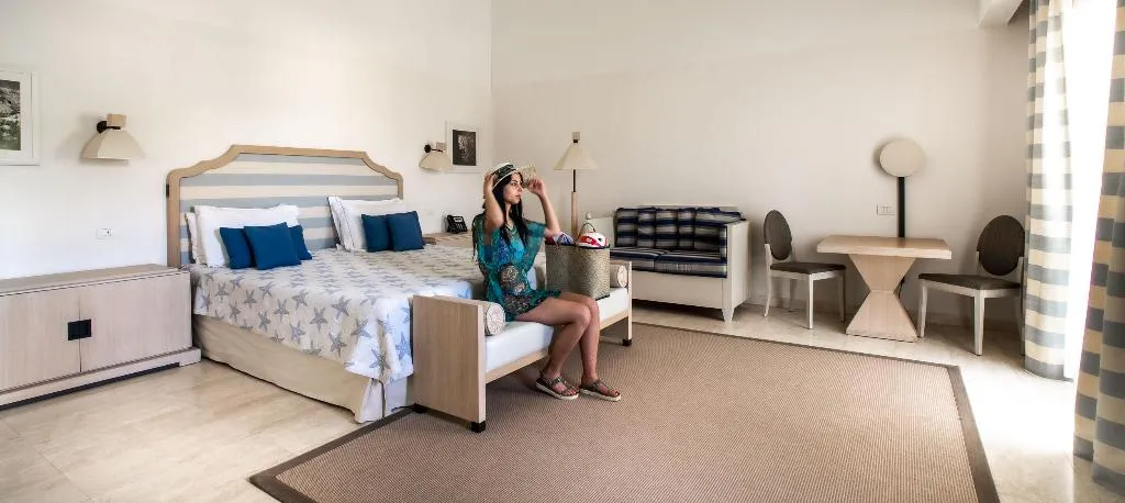 Room, Grande Baia Resort & Spa, Olbia