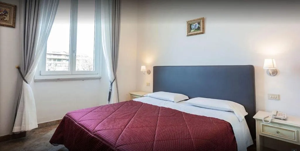 Room, Hotel St. James, Florence