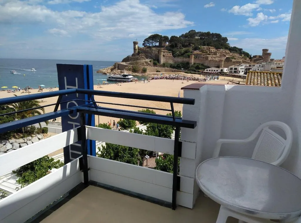Room, Corisco, Costa Brava