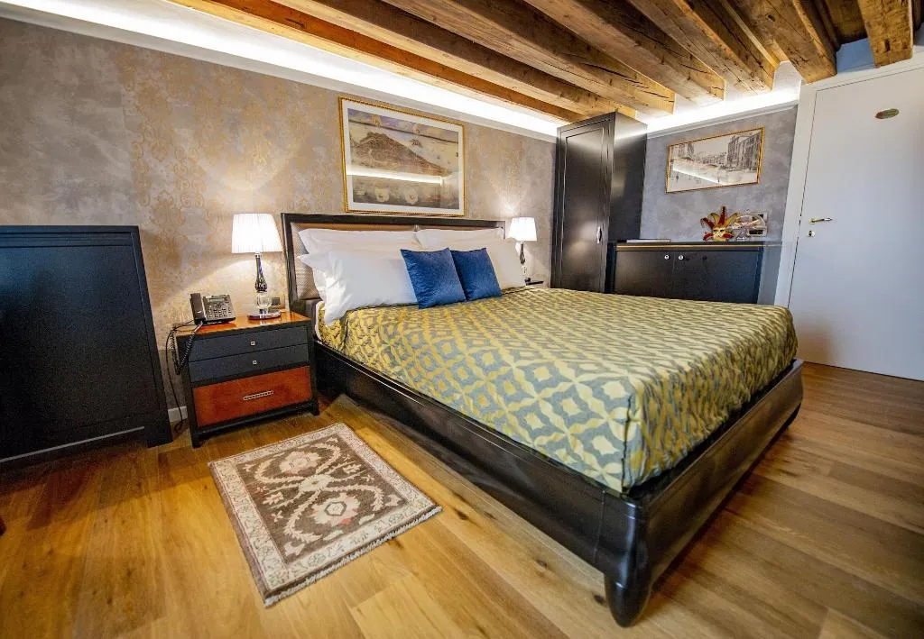 Room, EGO' Residence Venice, Venice