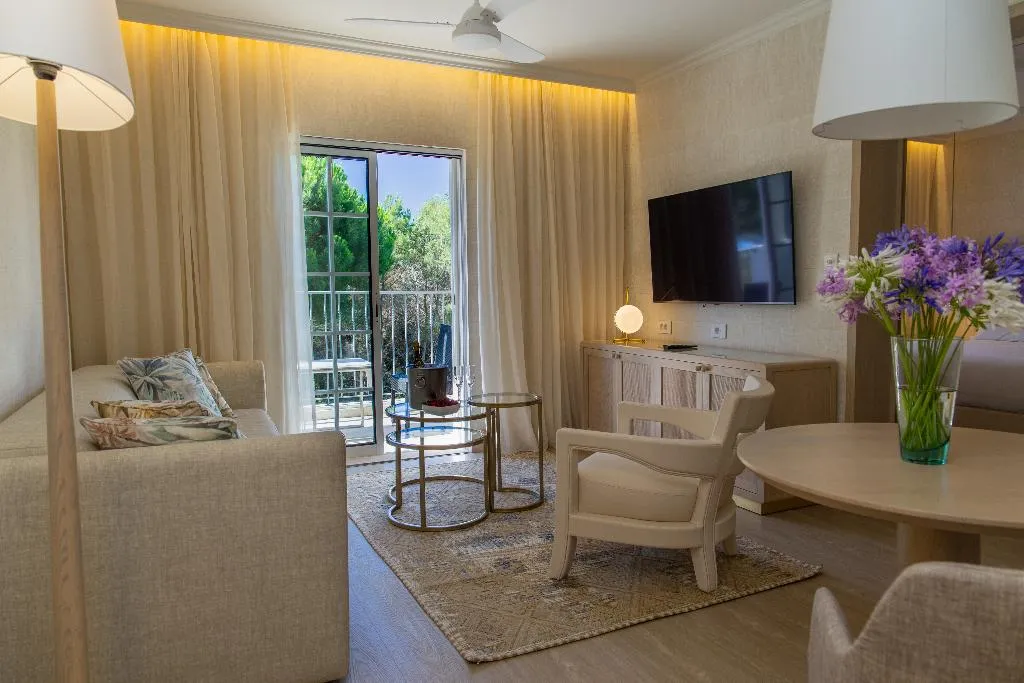 SUITE PREMIUM GARDEN VIEW Room, Vila Alba Resort, Algarve