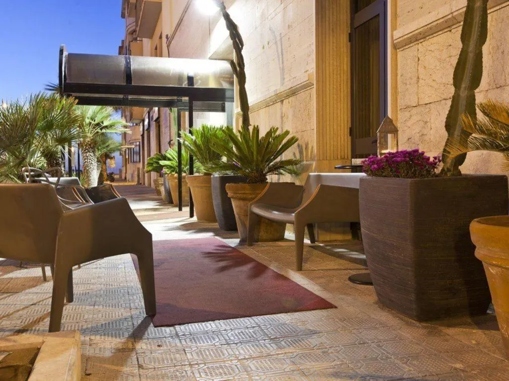 Terrace, Albergo Vittoria, Palermo