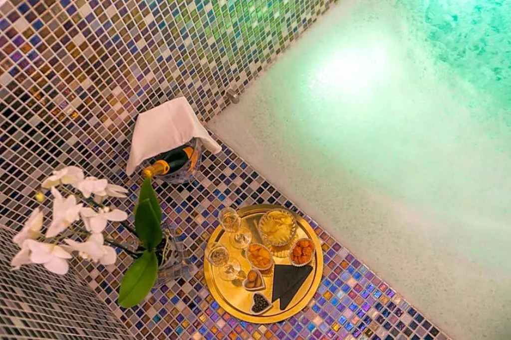 Room, Hotel Tiro A Volo, Naples