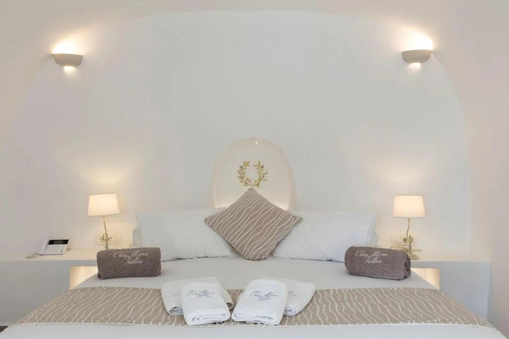 CAVE SUPERIOR Room, Oia Mare Villas, Santorini