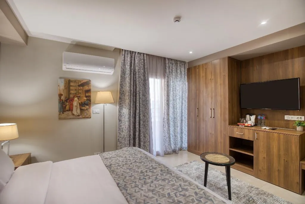 DOUBLE KING SIZE BED Room, Nozol Pyramids Hotel & SPA, Cairo