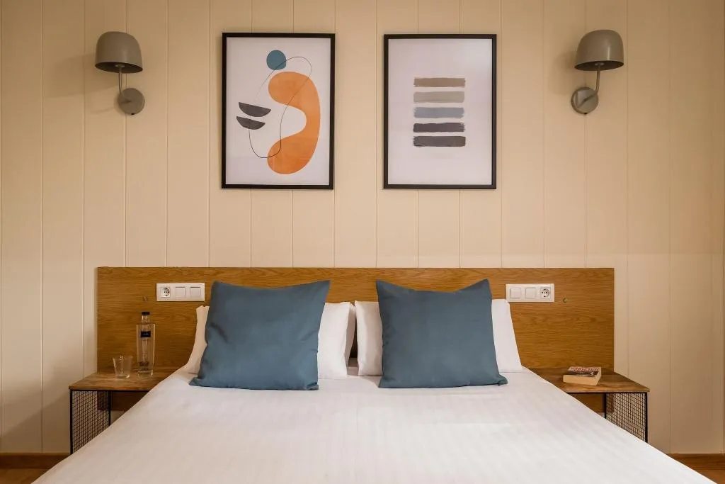 QUADRUPLE TWO DOUBLE BEDS Room, Erba By Pillow, Costa Brava