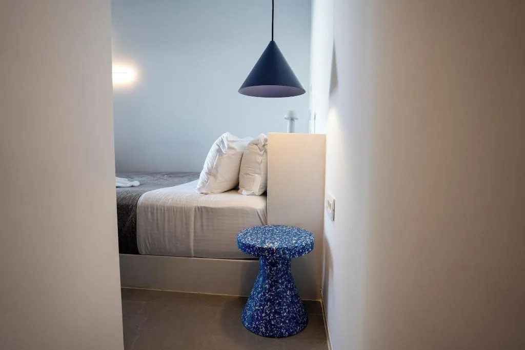 Room, Neo Luxury Suites, Santorini