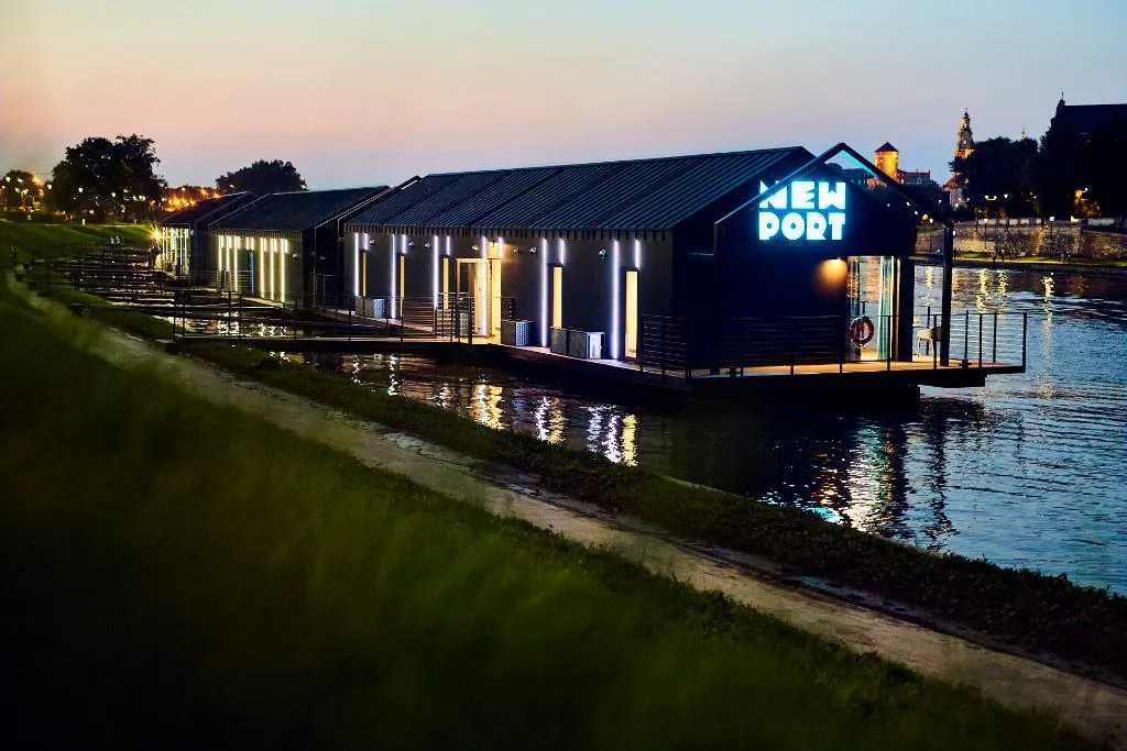 General view, New Port Hotel, Krakow