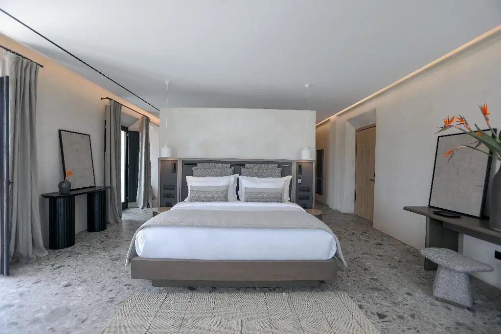 SUITE SEA VIEW WITH PRIVATE POOL Room, Aeonic Suites & Spa, Mykonos
