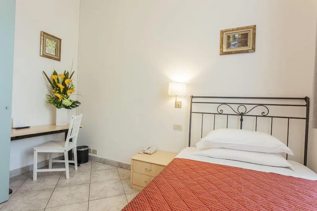 Room, Hotel St. James, Florence