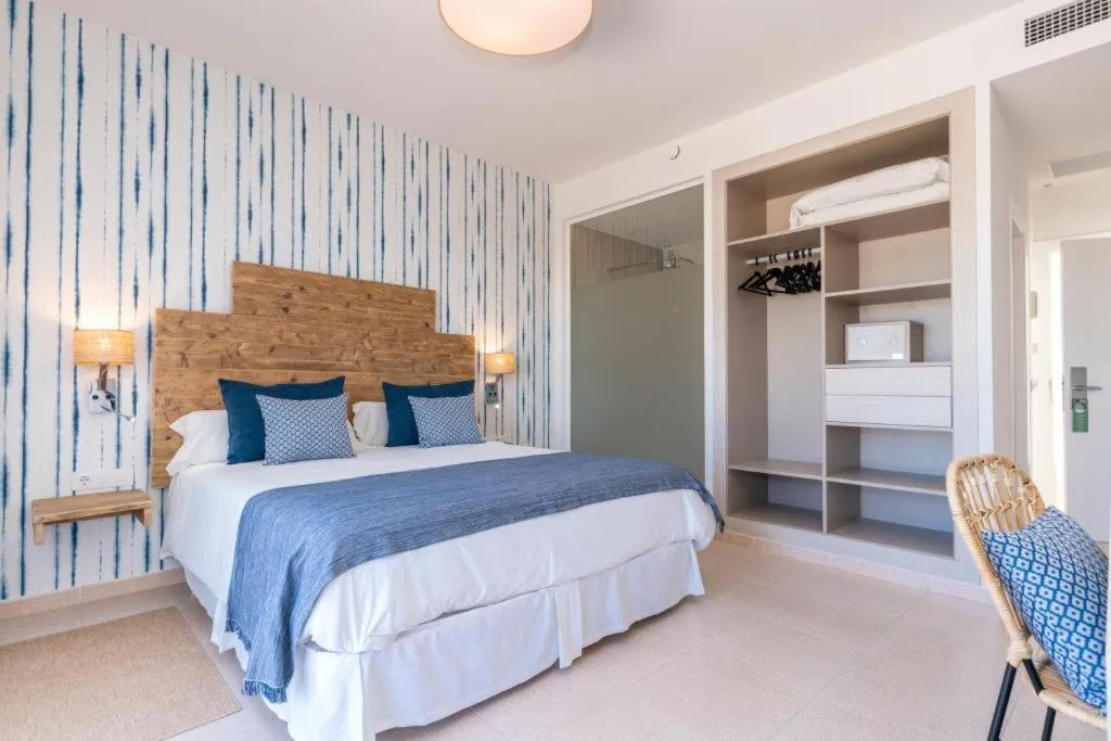 DOUBLE SIDE SEA VIEW Room, Hotel Playa Santandria, Menorca