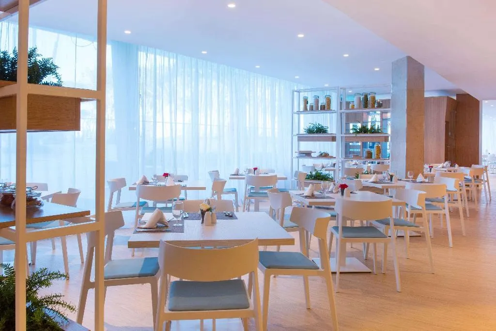 Restaurant, Iberostar Waves Playa de Muro, Majorca