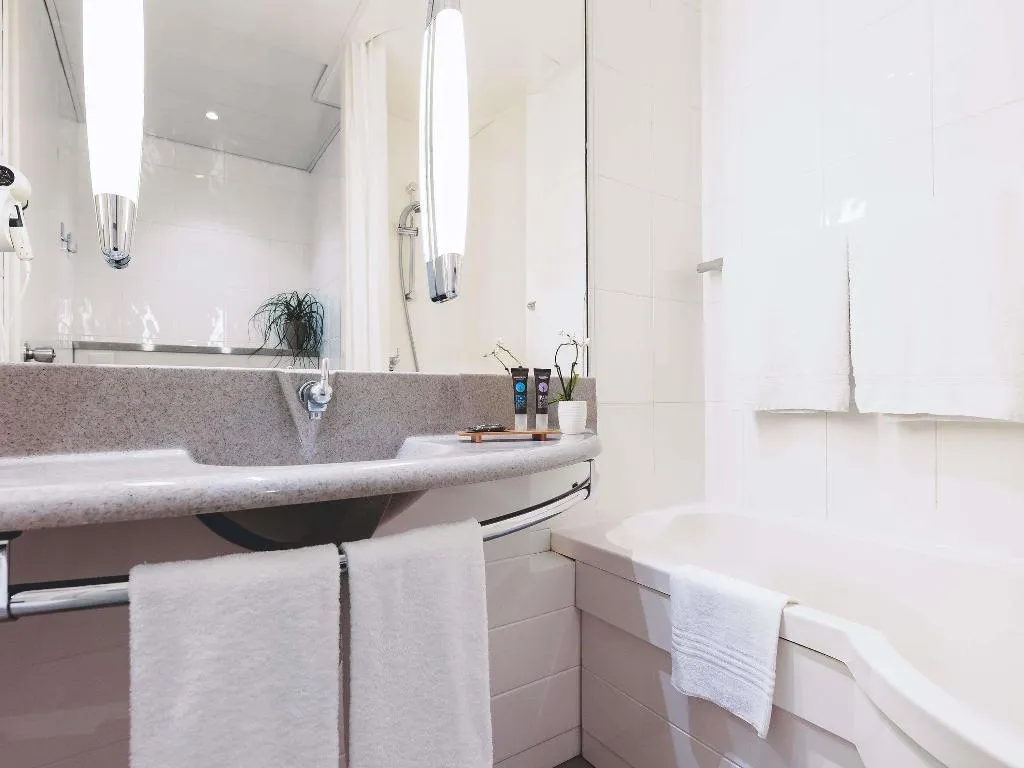 DOUBLE SUPERIOR WITH DOUBLE BED Room, Novotel Venezia Mestre Castellana, Venice