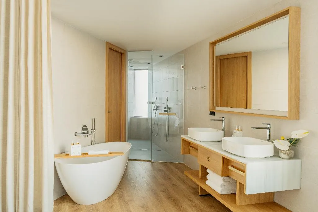 Room WITH VIEWS Room, Torre Melina Gran Melia, Barcelona