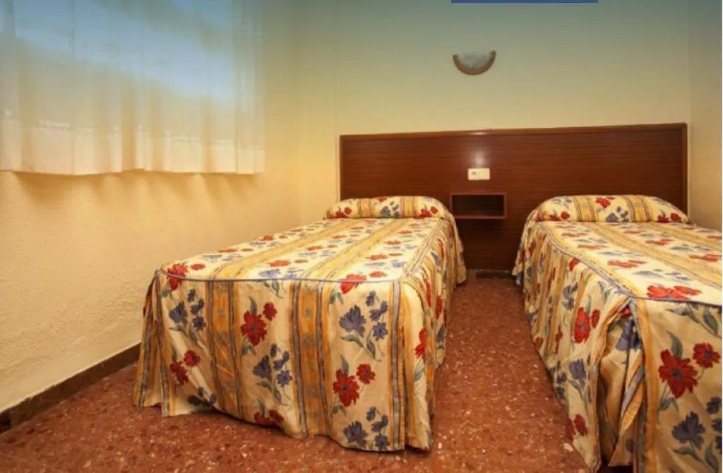 APARTMENT CAPACITY 6 TWO BEDROOMS Room, Iris - Bahia Dorada, Costa Dorada