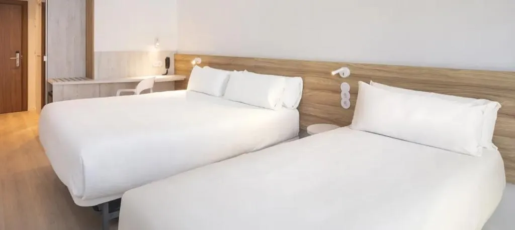 TRIPLE STANDARD Room, B&B Hotel Olhão Algarve, Algarve
