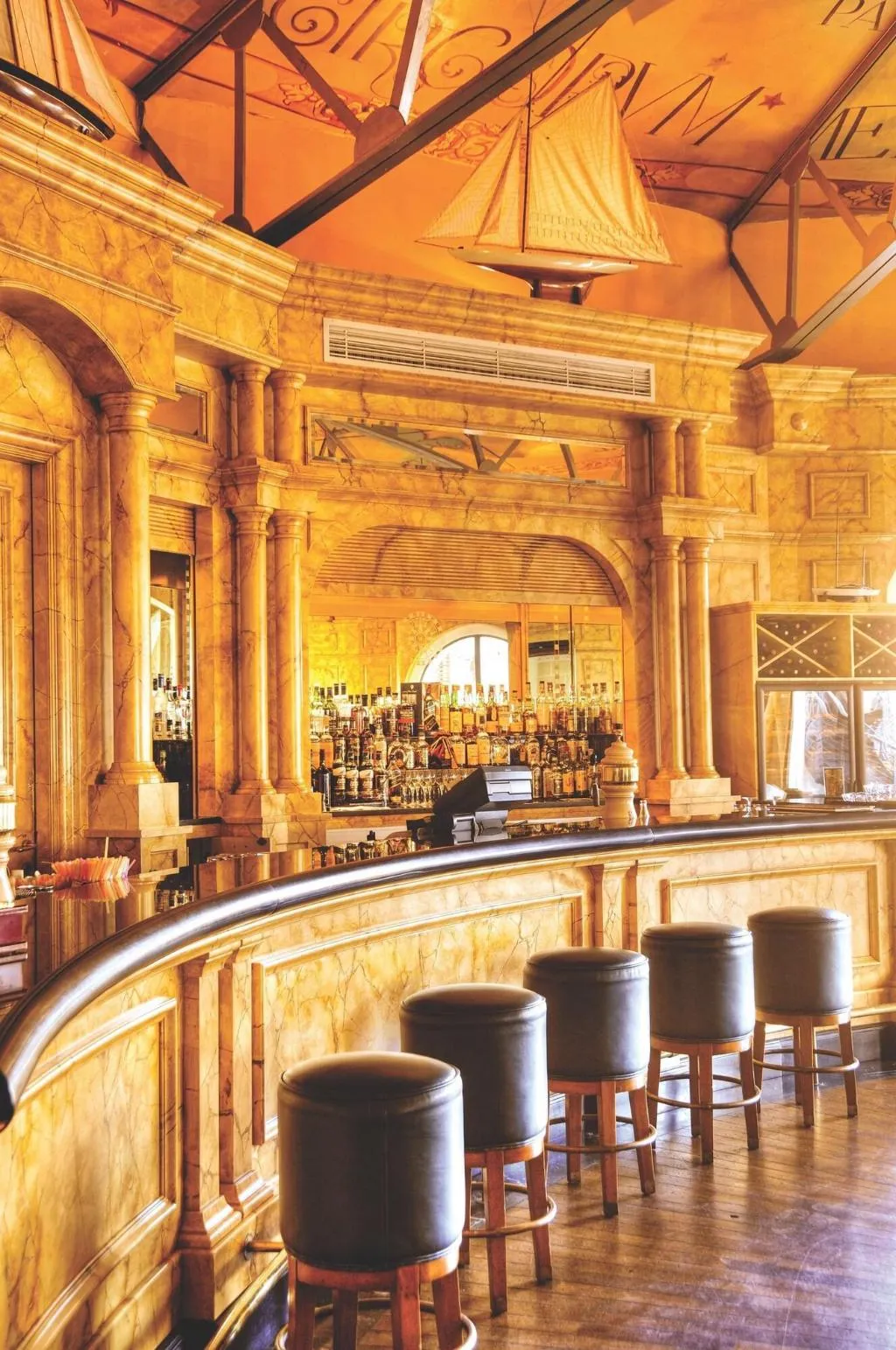 Bar, Hilton Malta, Malta