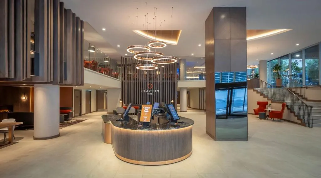 Lobby, Clayton Hotel Cardiff Lane, Dublin