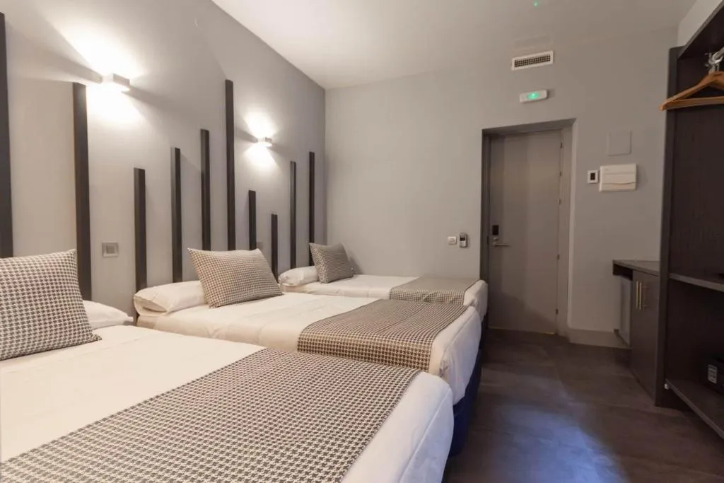 Room, Hostal El Carmen, Madrid