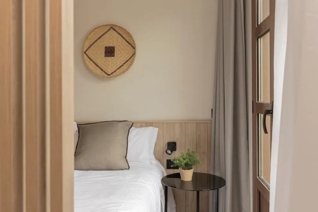 STUDIO WITH BALCONY Room, Libere Barcelona Sant Antoni, Barcelona