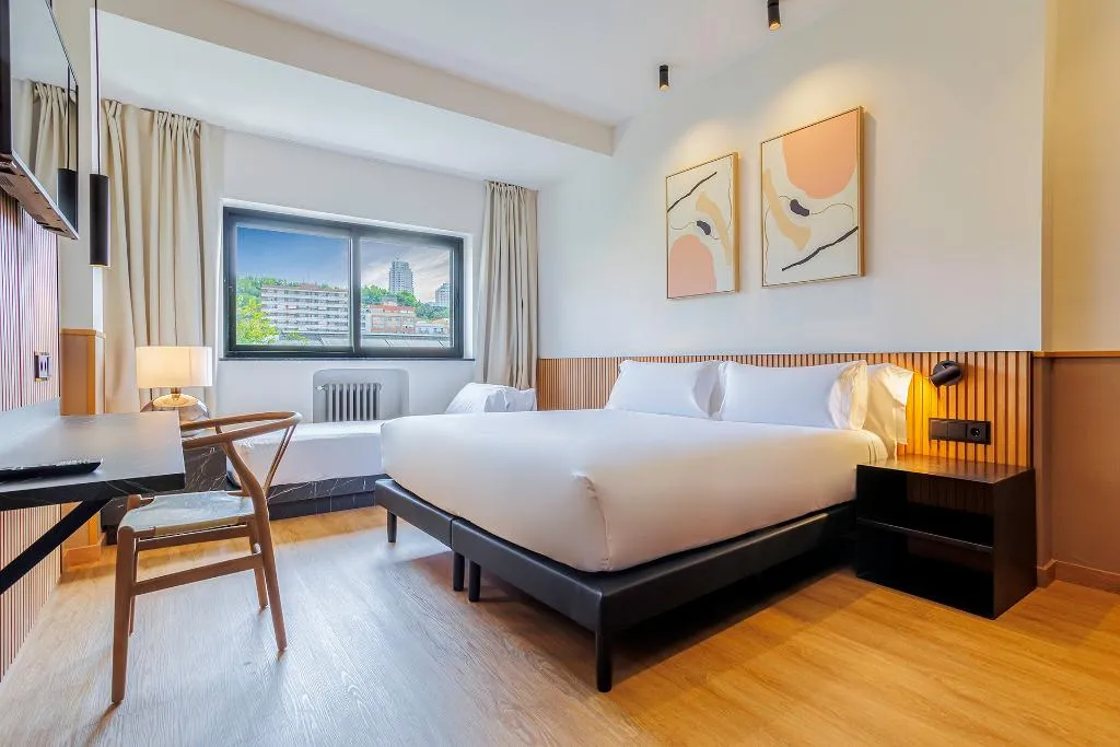 TRIPLE STANDARD Room, Acta Madfor Hotel, Madrid