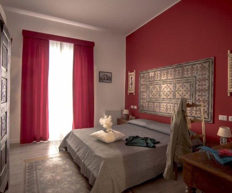 Ad Hoc Rooms, Palermo