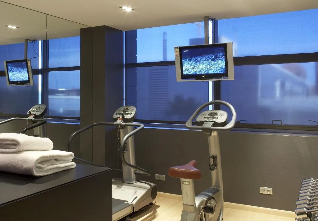 Sports and Entertainment, AC Som, Barcelona