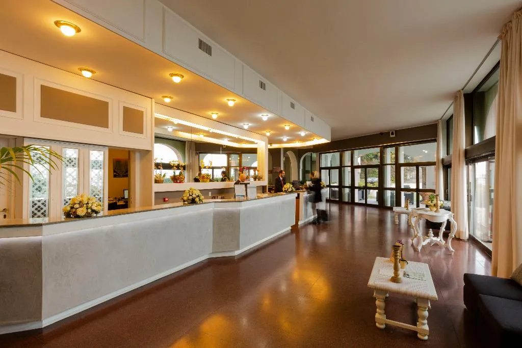 Lobby, Hotel Villa Carlotta, Milan