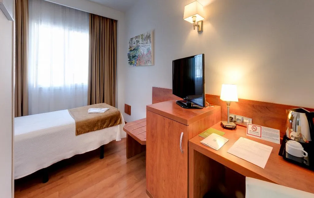 SINGLE STANDARD Room, Monte Triana, Seville