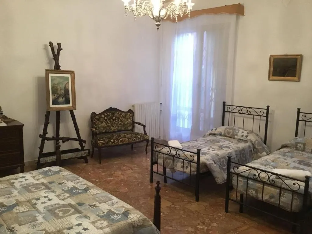 Room, Venice Sun Apartment And Rooms, Venice