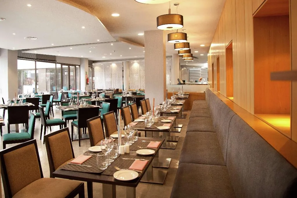 Restaurant, Hilton Garden Inn Málaga, Costa Del Sol